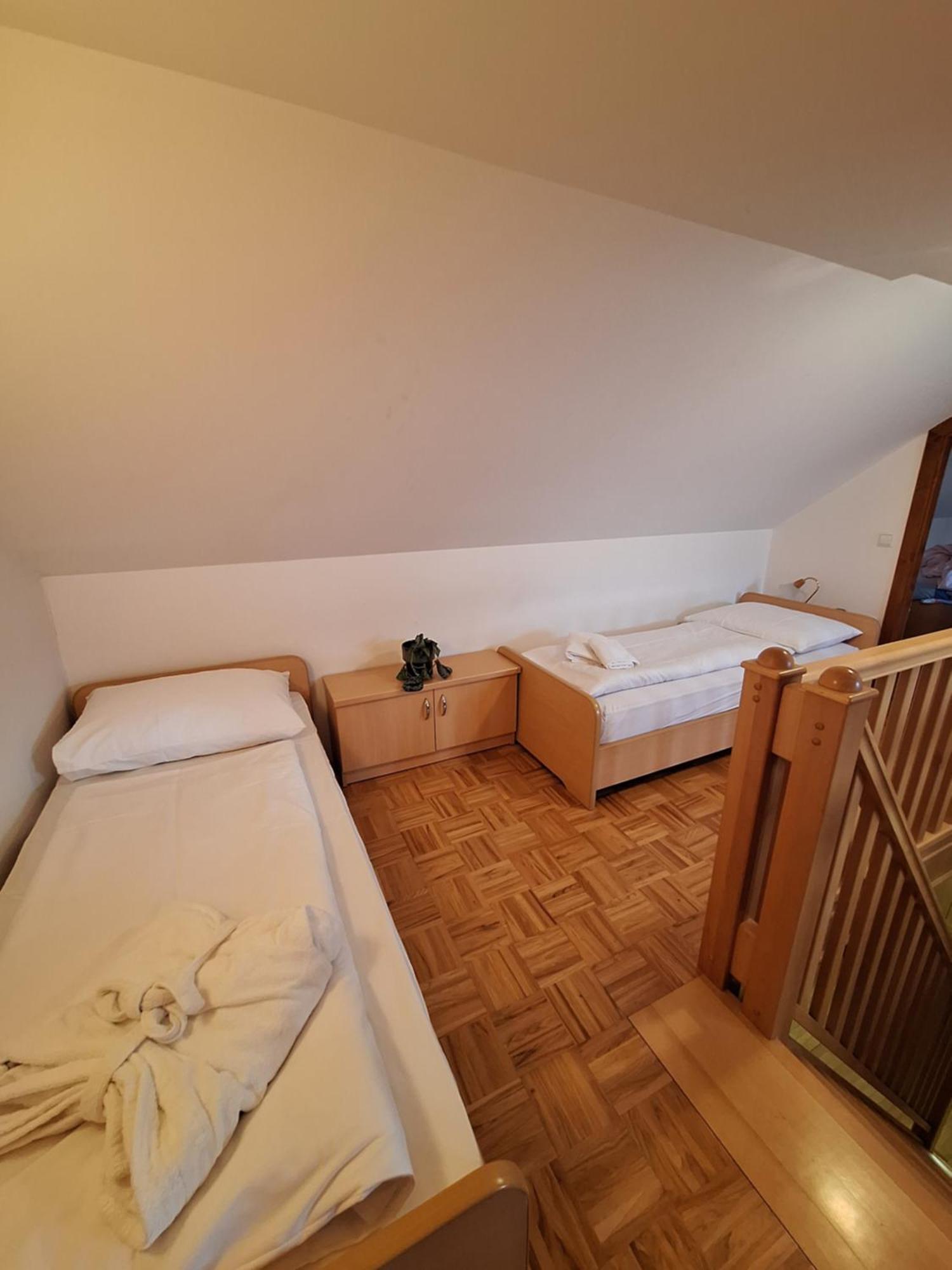 Zupnijski Apartmaji *